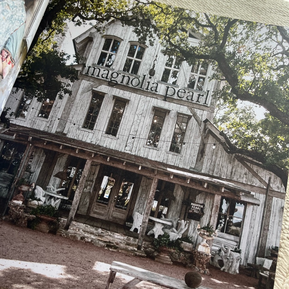 …and the stars go with you Robin Brown of Magnolia Pearl coffee table book - Picture 5 of 11
